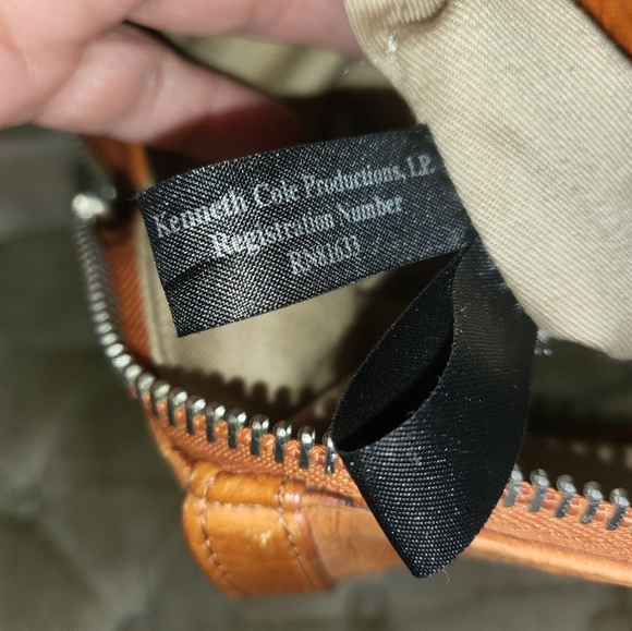 Authentic Kenneth Cole Tote bag - Picture 7 of 9
